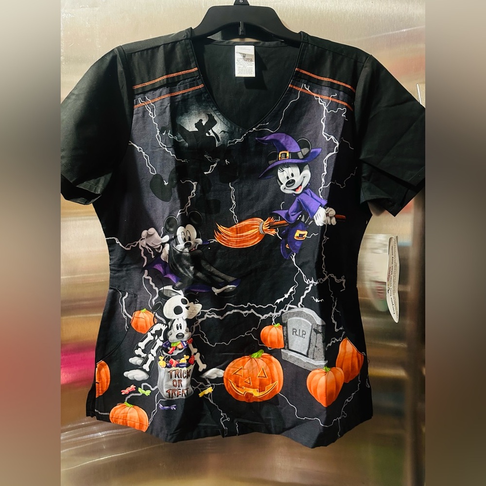 Disney✨🧡🖤Halloween Top - Black and Orange